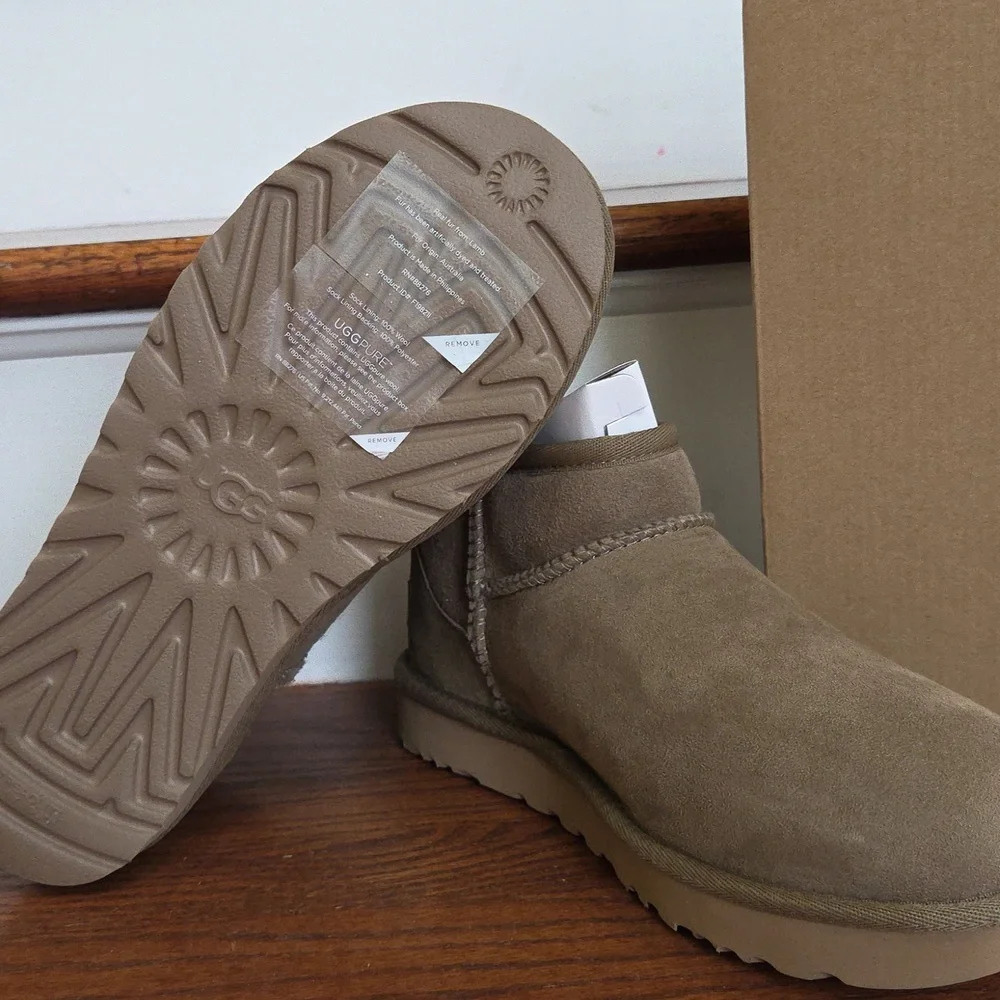 UGG classic ultra mini khaki boots size 7 NIB - Picture 3 of 4
